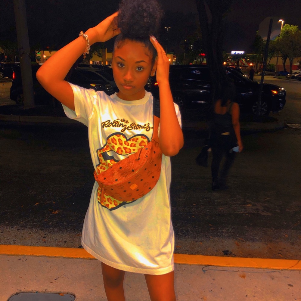 PRETTYLITTLETHING White Rolling Stones Tee Dress